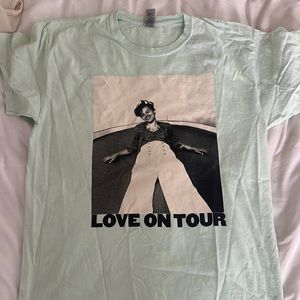 Harry styles love on tour T-shirt